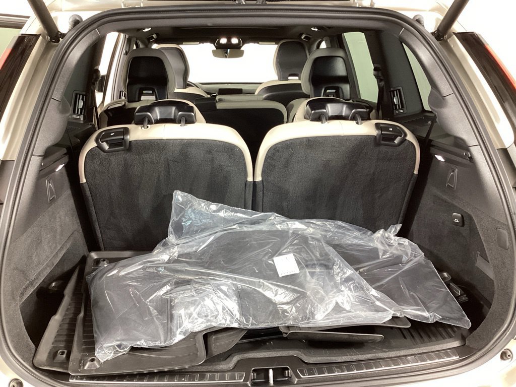 Used 2025 Volvo XC90 B5 Core w/ Protection Package Premier AWD/4WD image 28