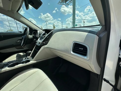 Used 2017 Chevrolet Equinox Premier w/ Enhanced Convenience Package FWD image 20