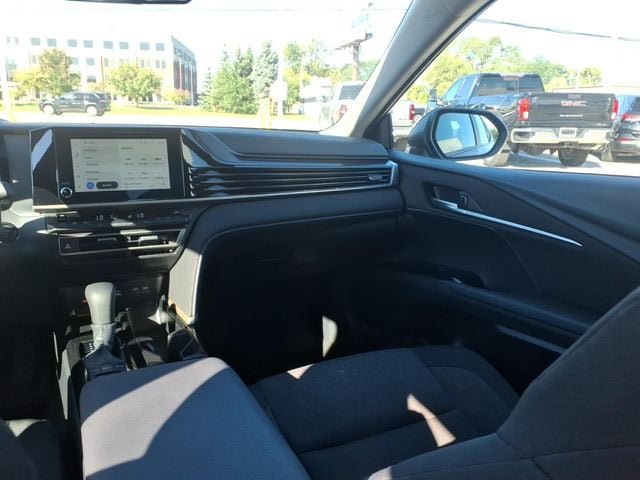 Used 2025 Toyota Camry LE FWD image 13