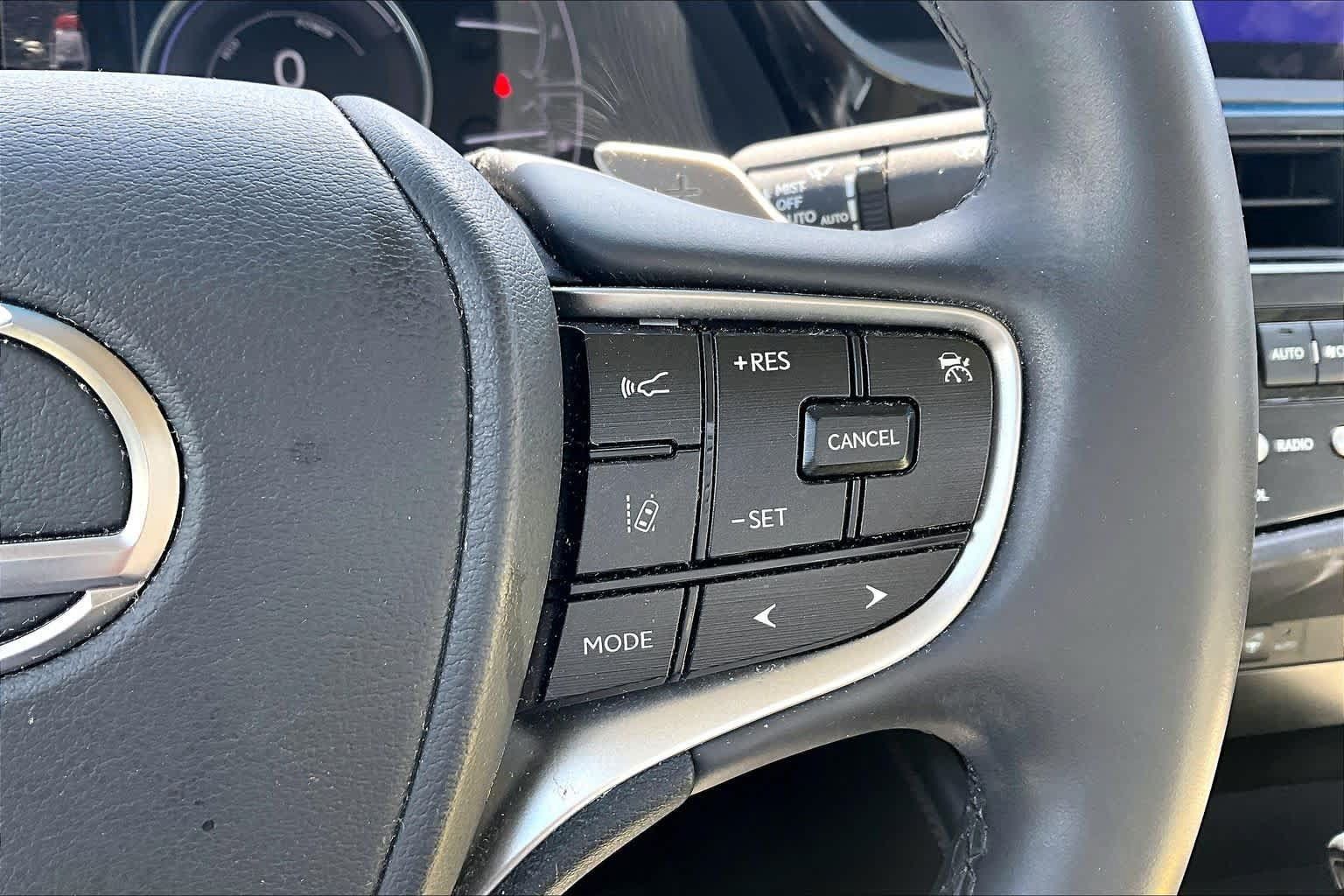 Used 2023 Lexus ES 300h w/ Premium Package FWD image 25