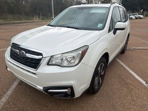 Used 2017 Subaru Forester 2.5i Limited image 3