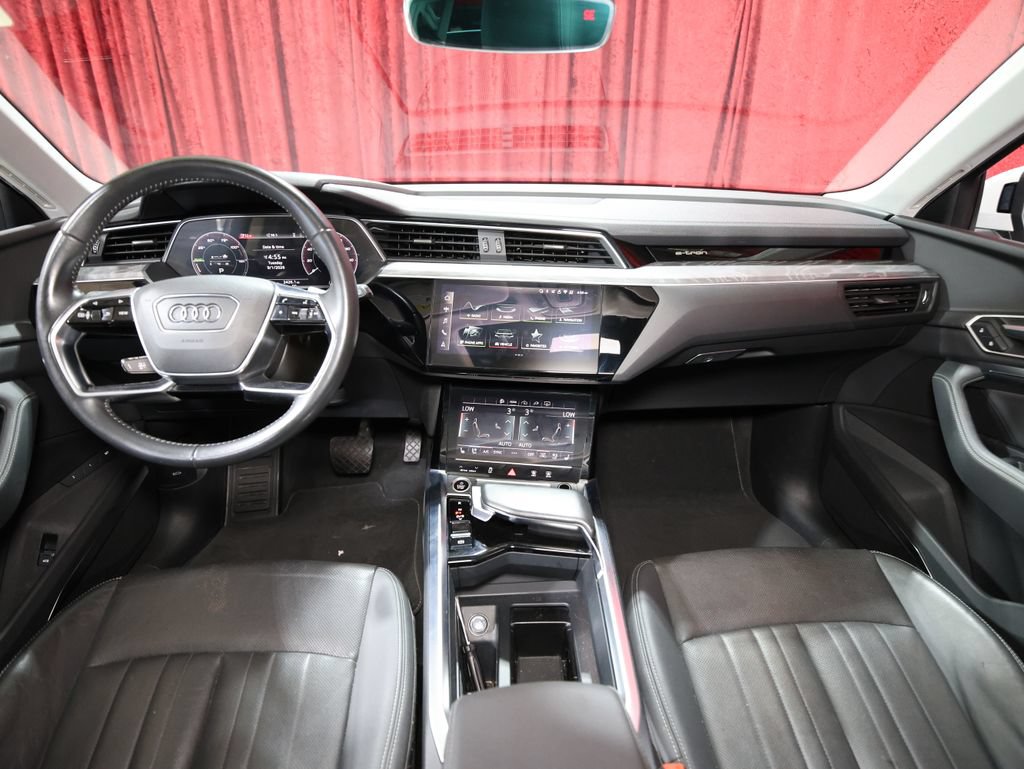 Used 2021 Audi e-tron Premium Plus w/ Premium Plus Package AWD/4WD image 16