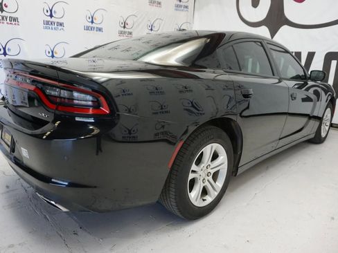 Used 2018 Dodge Charger SXT RWD image 8