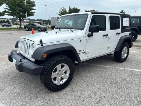 Used 2018 Jeep Wrangler Unlimited Sport S AWD/4WD image 13