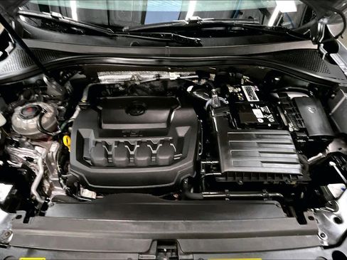 Used 2022 Volkswagen Tiguan SE R-Line image 13