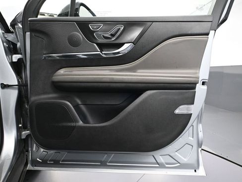 Used 2024 Lincoln Corsair Reserve image 43