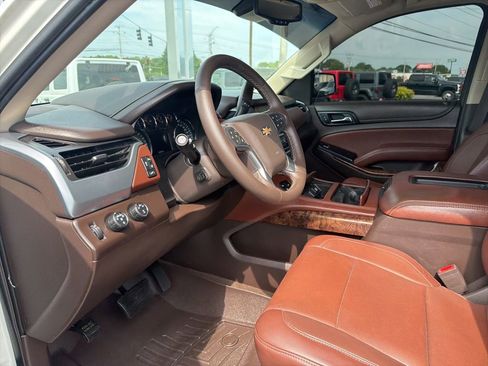 Used 2015 Chevrolet Tahoe LTZ AWD/4WD image 32