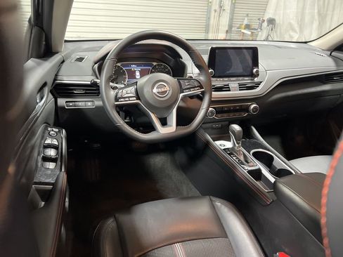 Used 2025 Nissan Altima 2.5 SR image 19