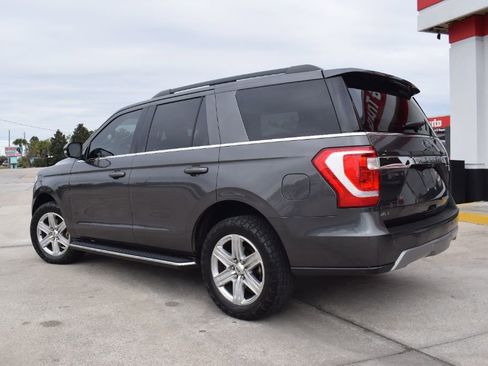 Used 2018 Ford Expedition XLT w/ Equipment Group 202A image 3