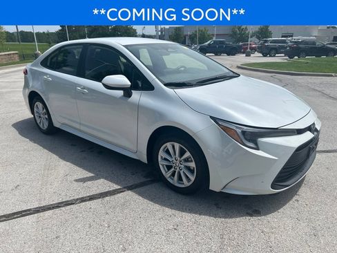 Certified 2025 Toyota Corolla LE w/ LE Premium Package FWD image 3