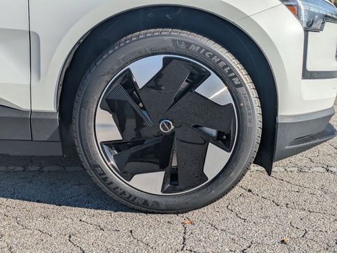 New 2026 Volvo EX30 Plus w/ Protection Package Premier image 10