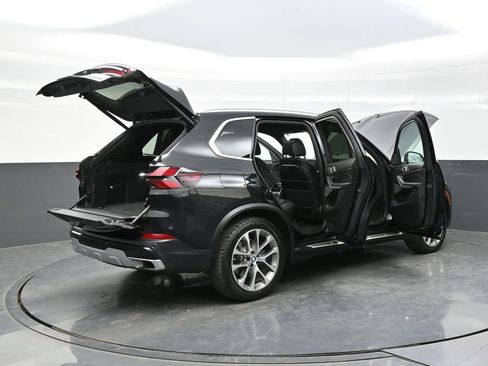 Used 2024 BMW X5 xDrive40i AWD/4WD image 44