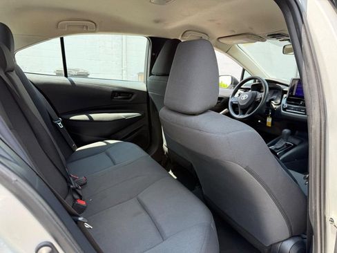 Used 2023 Toyota Corolla LE FWD image 13