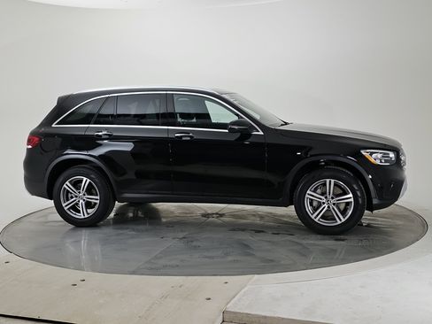 Certified 2022 Mercedes-Benz GLC 300 4MATIC image 2