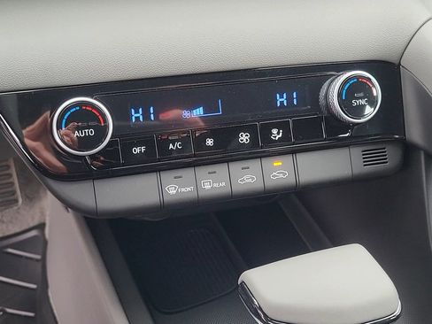 New 2025 Hyundai Elantra Sport image 17