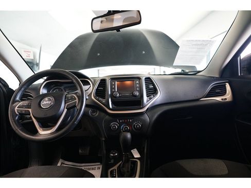 Used 2016 Jeep Cherokee Sport AWD/4WD image 13
