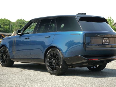 Used 2023 Land Rover Range Rover SE AWD/4WD image 3