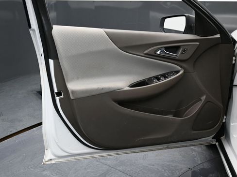Used 2019 Chevrolet Malibu LS image 35