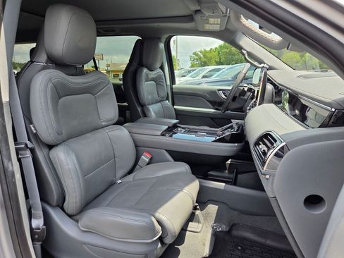 Used 2020 Lincoln Navigator Reserve w/ Luxury Package AWD/4WD image 23