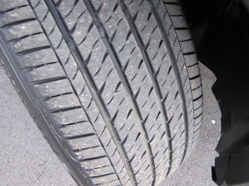 Used 2024 Nissan Kicks SR image 25