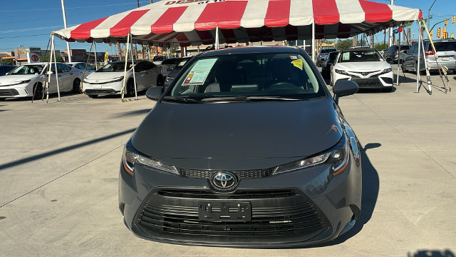 Used 2025 Toyota Corolla LE FWD image 2