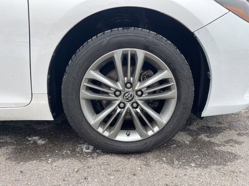 Used 2016 Toyota Camry SE image 5