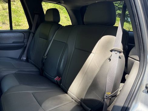 Used 2004 Chevrolet TrailBlazer LT w/ LT Preferred Equipment Group AWD/4WD image 16