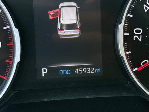 Used 2022 Toyota RAV4 XLE w/ Convenience Package image 34