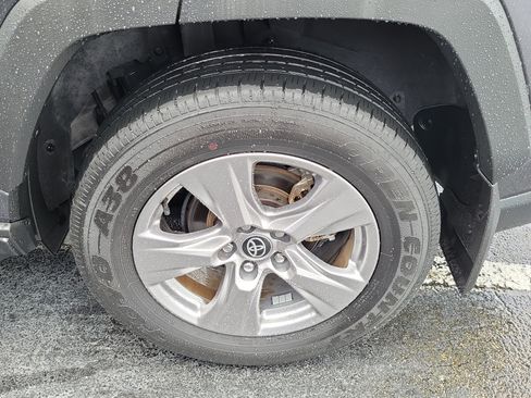 Used 2024 Toyota RAV4 XLE FWD image 29