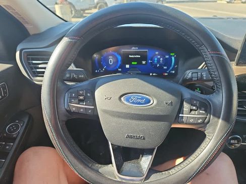 Used 2020 Ford Escape Titanium AWD/4WD image 15
