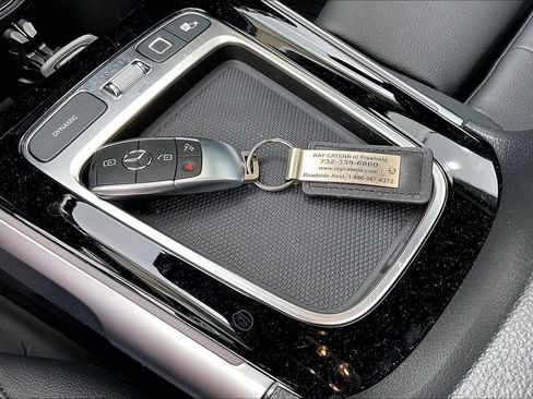 Used 2026 Mercedes-Benz GLB 250 4MATIC image 10