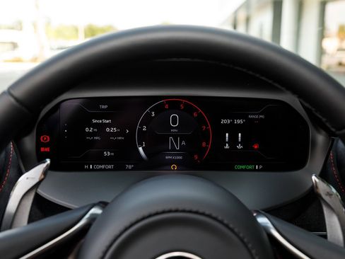 Used 2026 McLaren 750S Spider RWD image 34