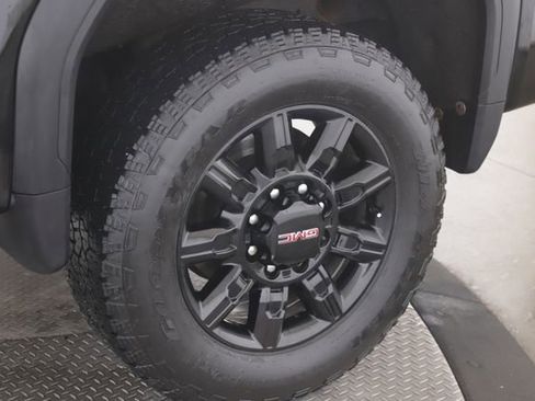 Used 2025 GMC Sierra 2500 AT4 w/ AT4 Premium Plus Package AWD/4WD image 14