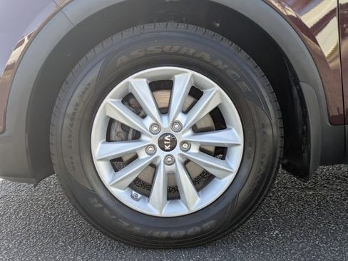 Used 2020 Kia Sorento LX w/ LX I4 Convenience Package FWD image 14