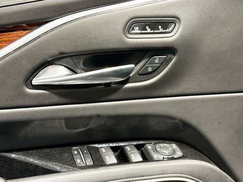 Used 2022 Cadillac Escalade Premium Luxury image 17