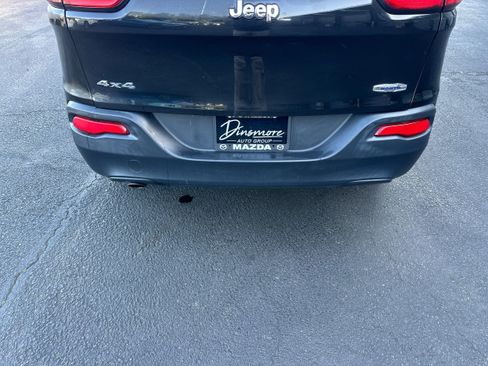 Used 2015 Jeep Cherokee Latitude AWD/4WD image 24