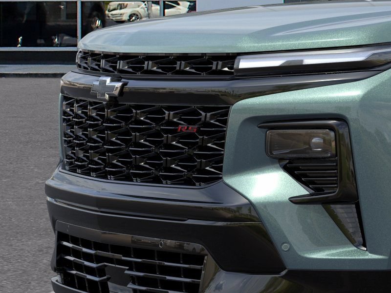New 2027 Chevrolet Traverse RS w/ LPO, Floor Liner Package FWD image 13