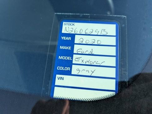Used 2020 Ford Explorer XLT w/ Equipment Group 202A AWD/4WD image 34