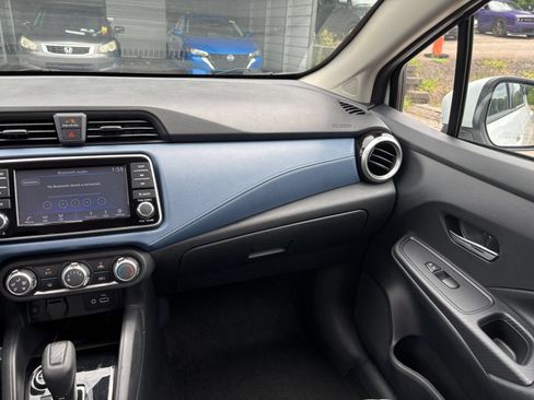 Used 2025 Nissan Versa SV FWD image 32