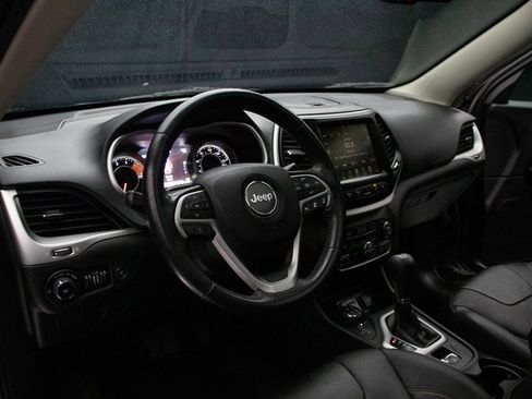 Used 2016 Jeep Cherokee Trailhawk w/ Comfort/Convenience Group image 24