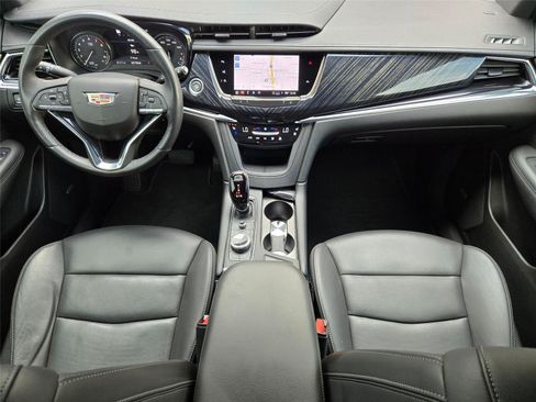 Used 2024 Cadillac XT6 Premium Luxury w/ Technology Package FWD image 12