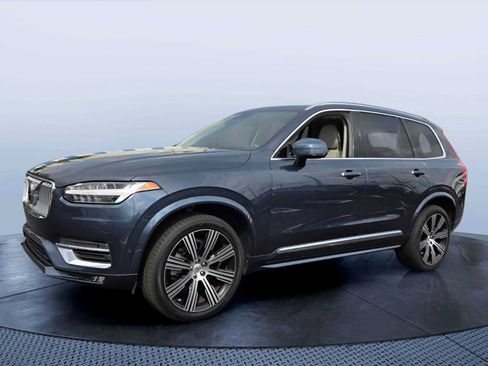 Used 2022 Volvo XC90 T6 Inscription w/ Lounge Package AWD/4WD image 2