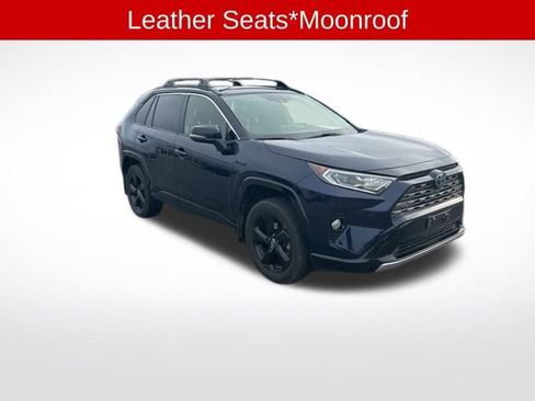 Used 2021 Toyota RAV4 XSE image 3