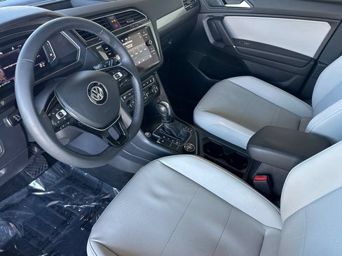 Used 2020 Volkswagen Tiguan SEL AWD/4WD image 13