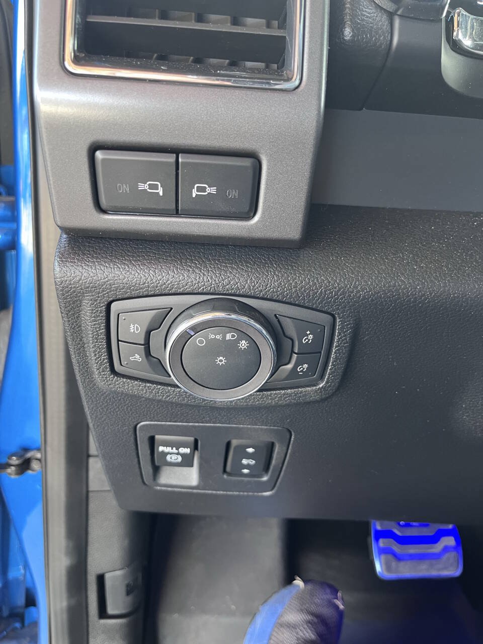 Used 2019 Ford F150 XLT w/ Equipment Group 302A Luxury AWD/4WD image 14