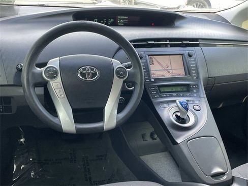 Used 2010 Toyota Prius Three image 6