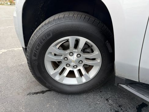 Used 2019 Chevrolet Suburban LT image 50