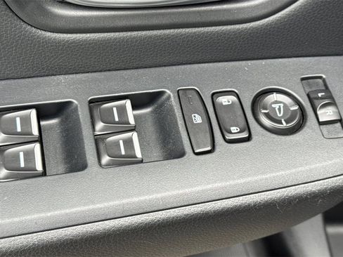 Certified 2025 Honda Pilot Touring image 16