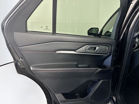 Used 2025 Ford Explorer ST-Line w/ ST-Line Street Pack AWD/4WD image 27