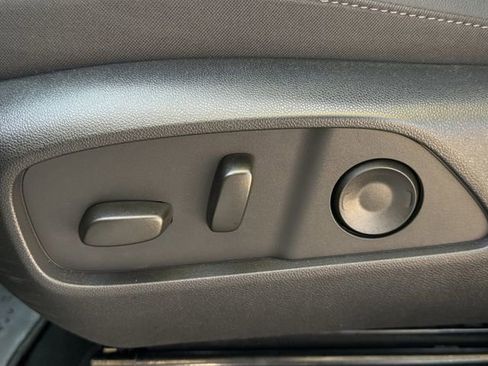 Used 2026 Chevrolet Equinox LT w/ Convenience Package II image 27